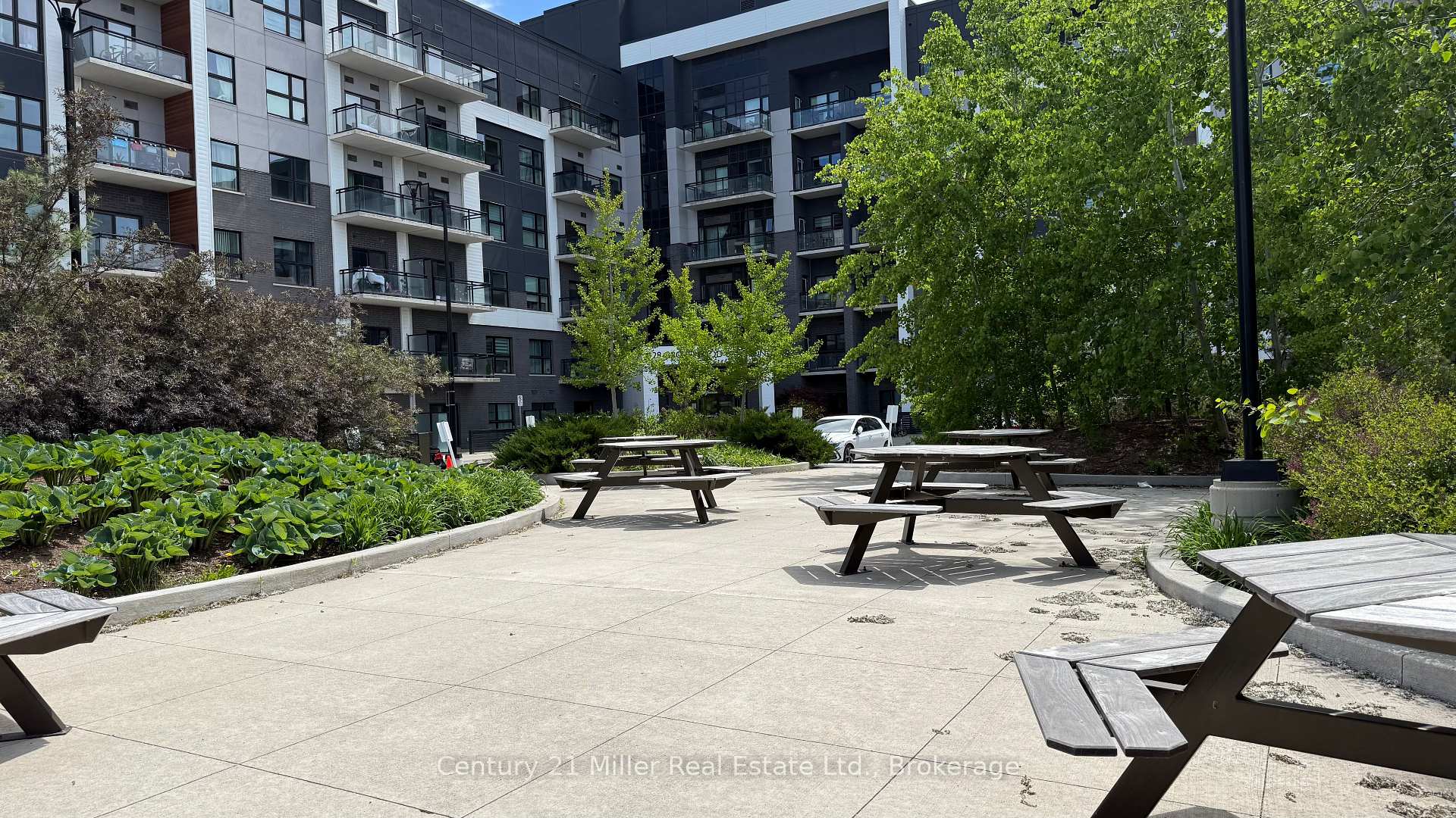 2 Bedrooms Condo at 128 Grovewood, Oakville For sale