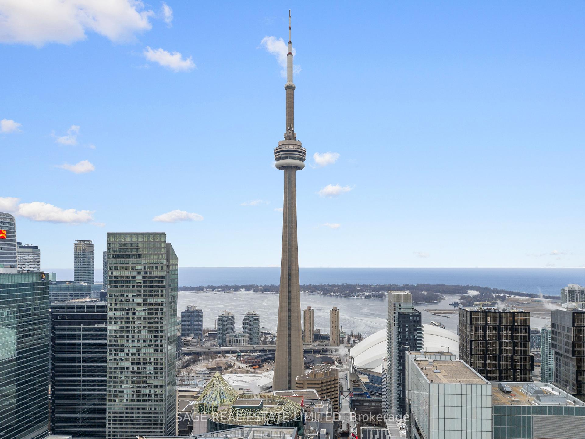 2 Bedrooms Condo at 290 Adelaide, Toronto For sale