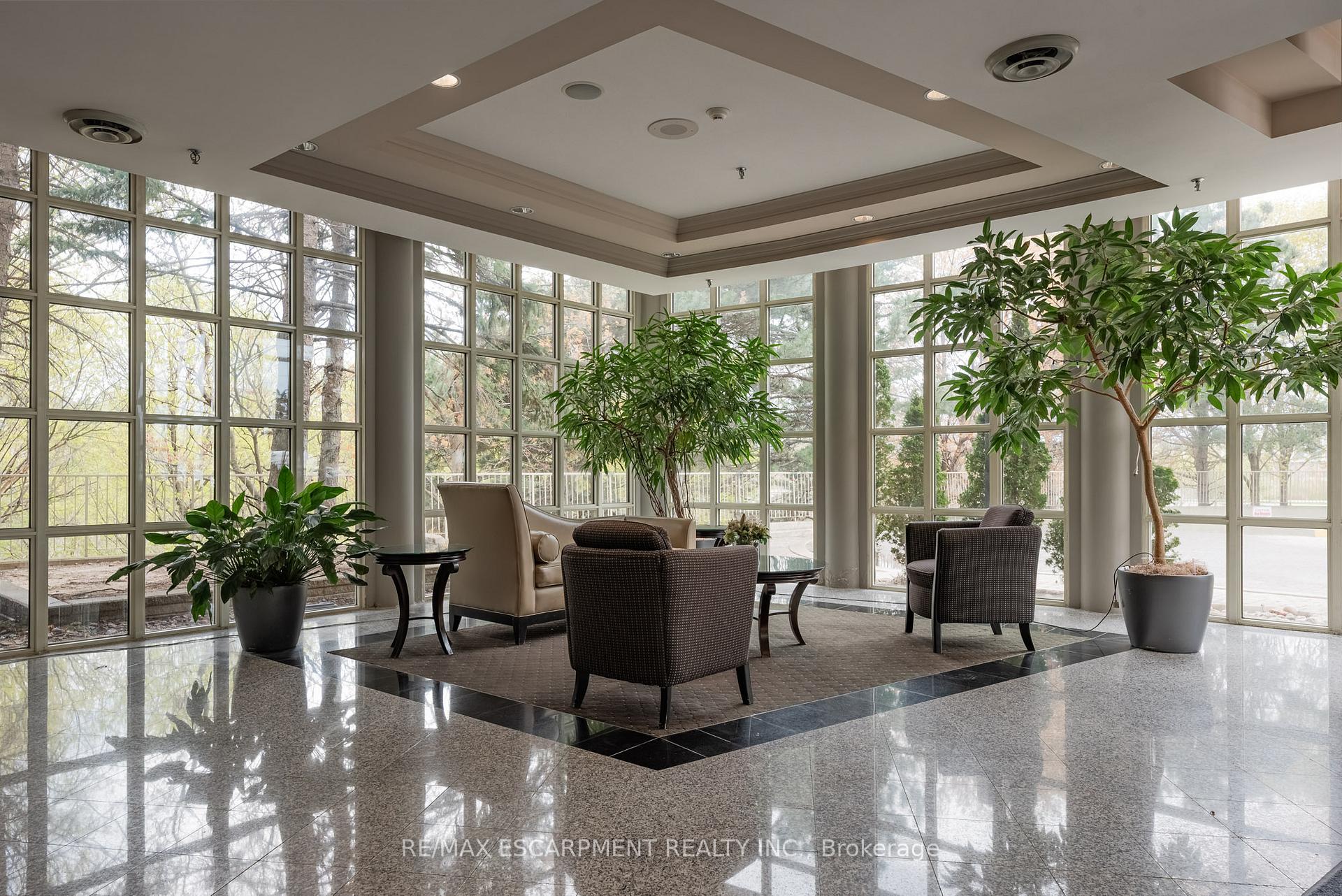 1 Bedroom Condo at 50 Eglinton, Mississauga For sale