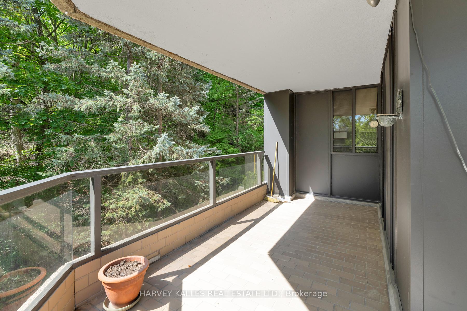 2 Bedrooms Condo at 3900 Yonge, Toronto For sale