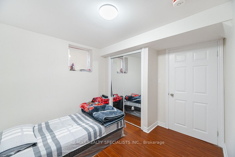 https://trreb-image.ampre.ca/N5s6cN9Y_hqHC4XsabNacKqCstxcocv_2j9sA1cl5RI/rs:fit:960:960/wm:.5:so:0:50:.4/wmsh:10/wmt:PHNwYW4gZm9yZWdyb3VuZD0nd2hpdGUnIGZvbnQ9JzY4Jz5SRS9NQVggUkVBTFRZIFNQRUNJQUxJU1RTIElOQy4sIEJyb2tlcmFnZTwvc3Bhbj4/L3RycmViL2xpc3RpbmdzLzQxLzE1LzcyLzgzL3AvZTk0Mjg0NjctYzU3MC00ZWFiLTkxMGEtY2ZlNjQ0NjExNzlhLmpwZw.jpg