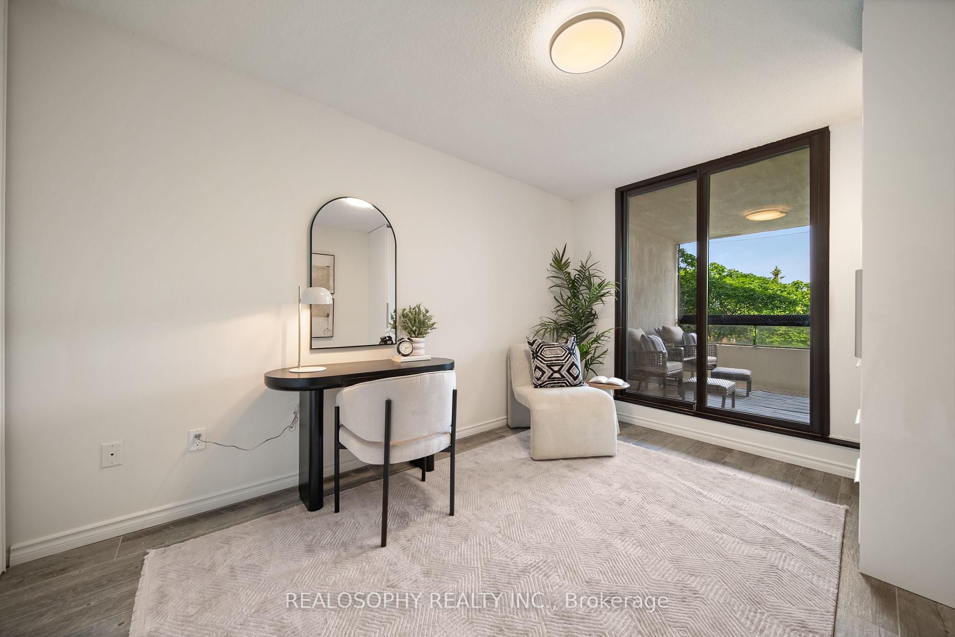 3 Bedrooms Condo at 100 Quebec, Toronto For sale