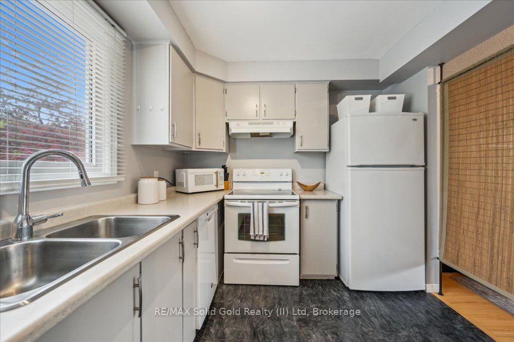 419 Bairstow Crescent, #3