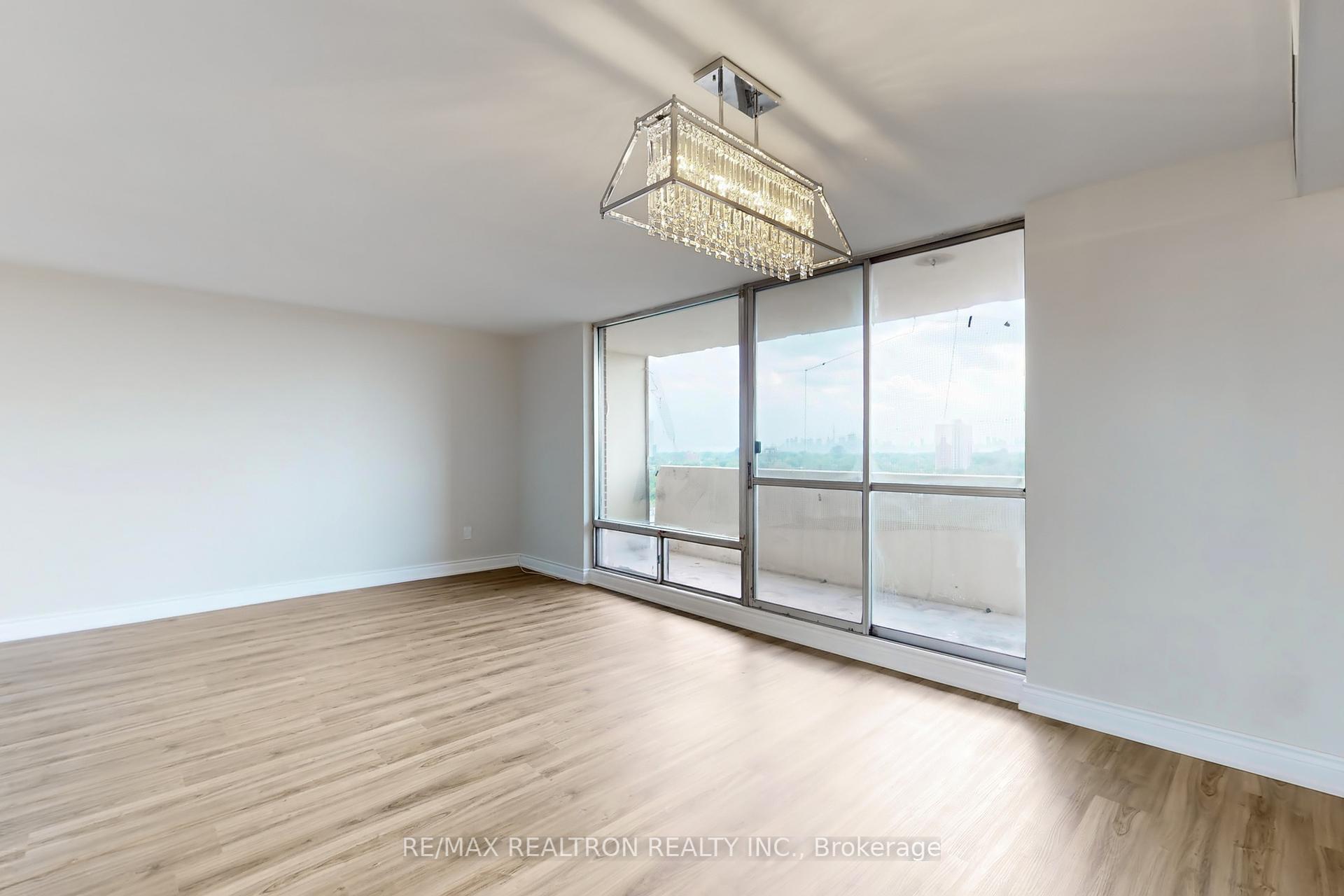 3 Bedrooms Condo at 1 Massey, Toronto For sale