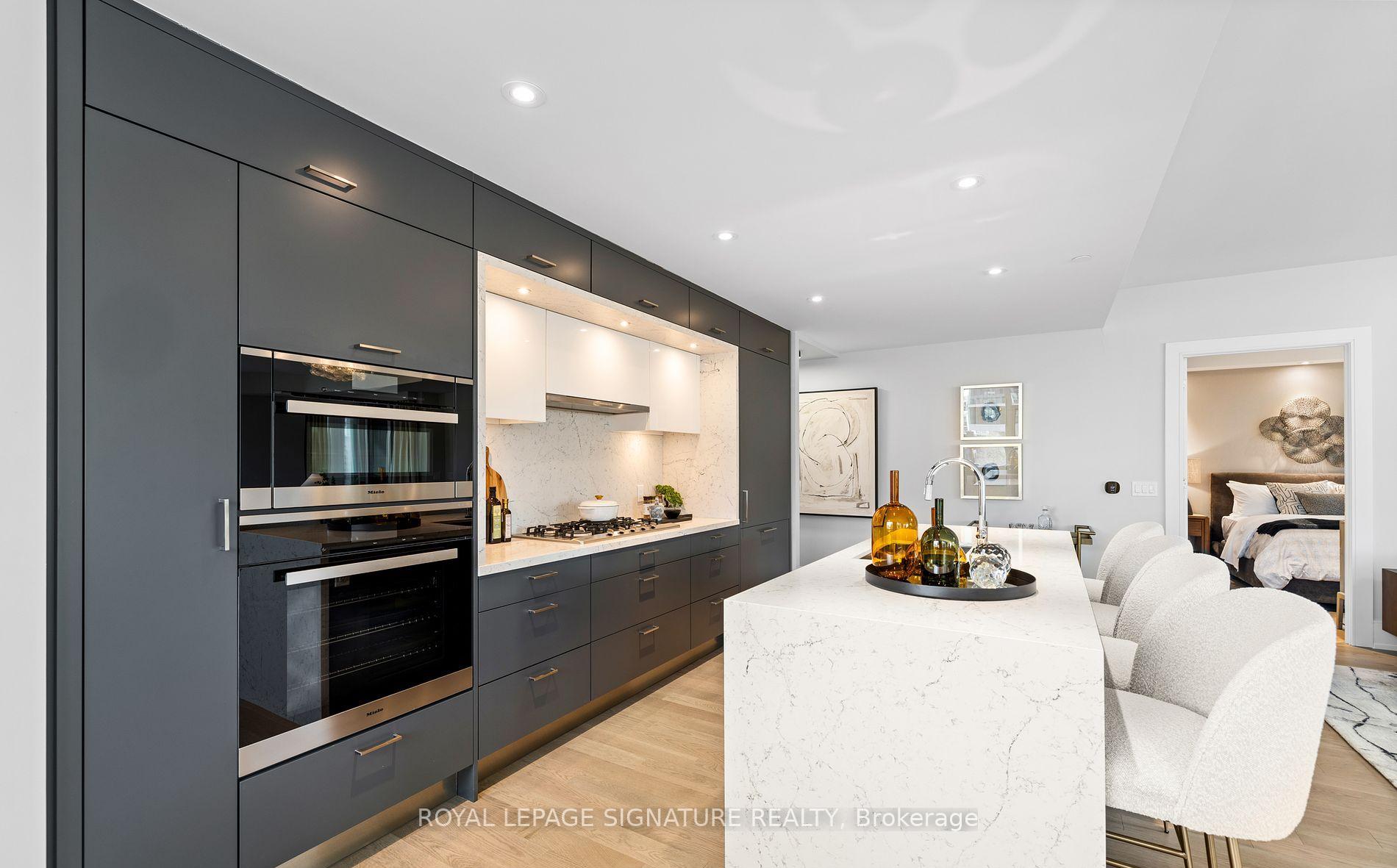 2 Bedrooms Condo at 455 Wellington, Toronto For sale