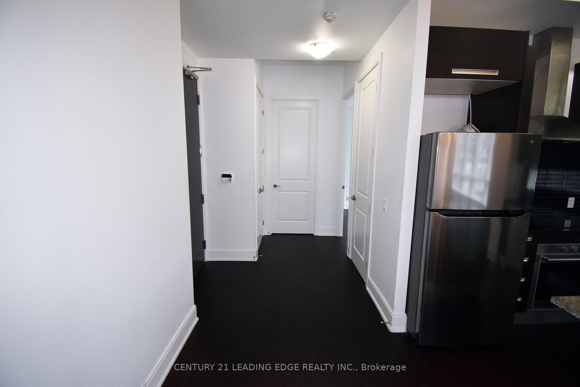 2 Bedrooms Condo at 21 BALMUTO, Toronto For sale