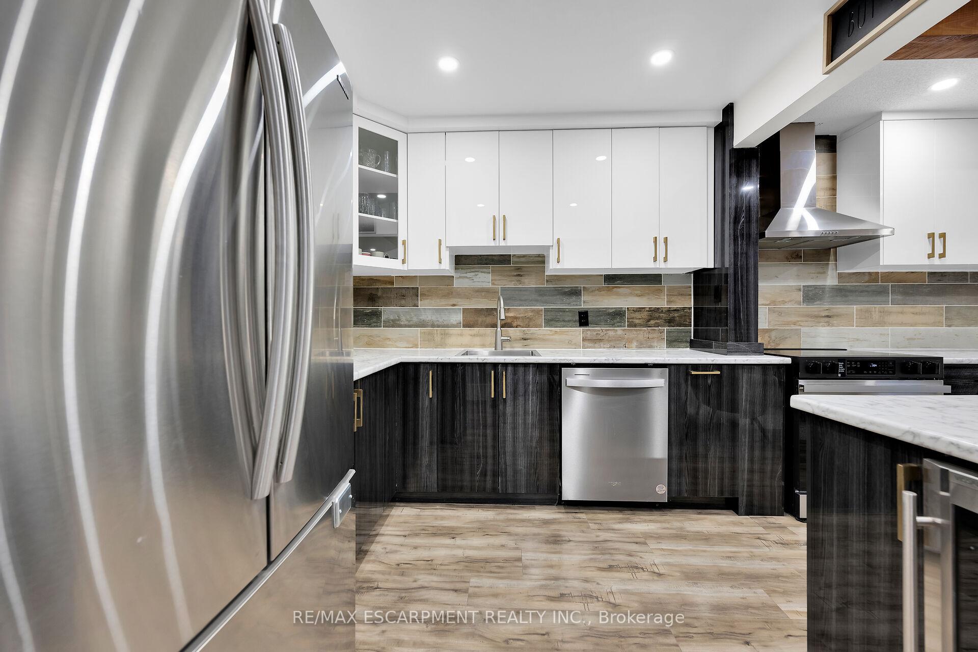 4 Bedrooms Condo at 134 Terni, Hamilton For sale