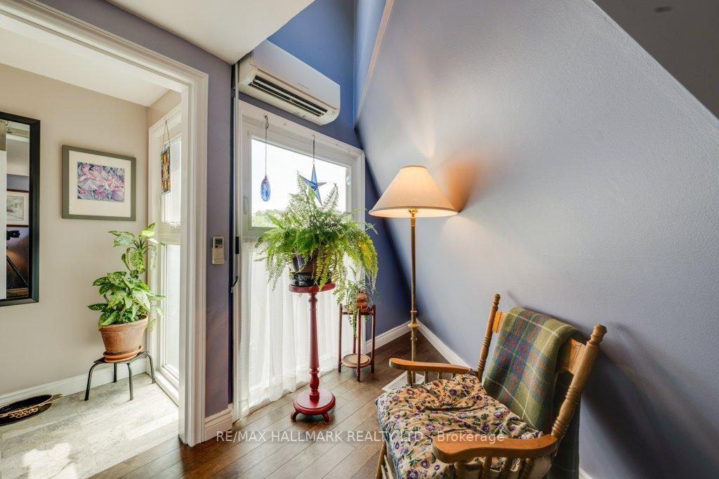2 Bedrooms Condo at 2366 Queen, Toronto For sale