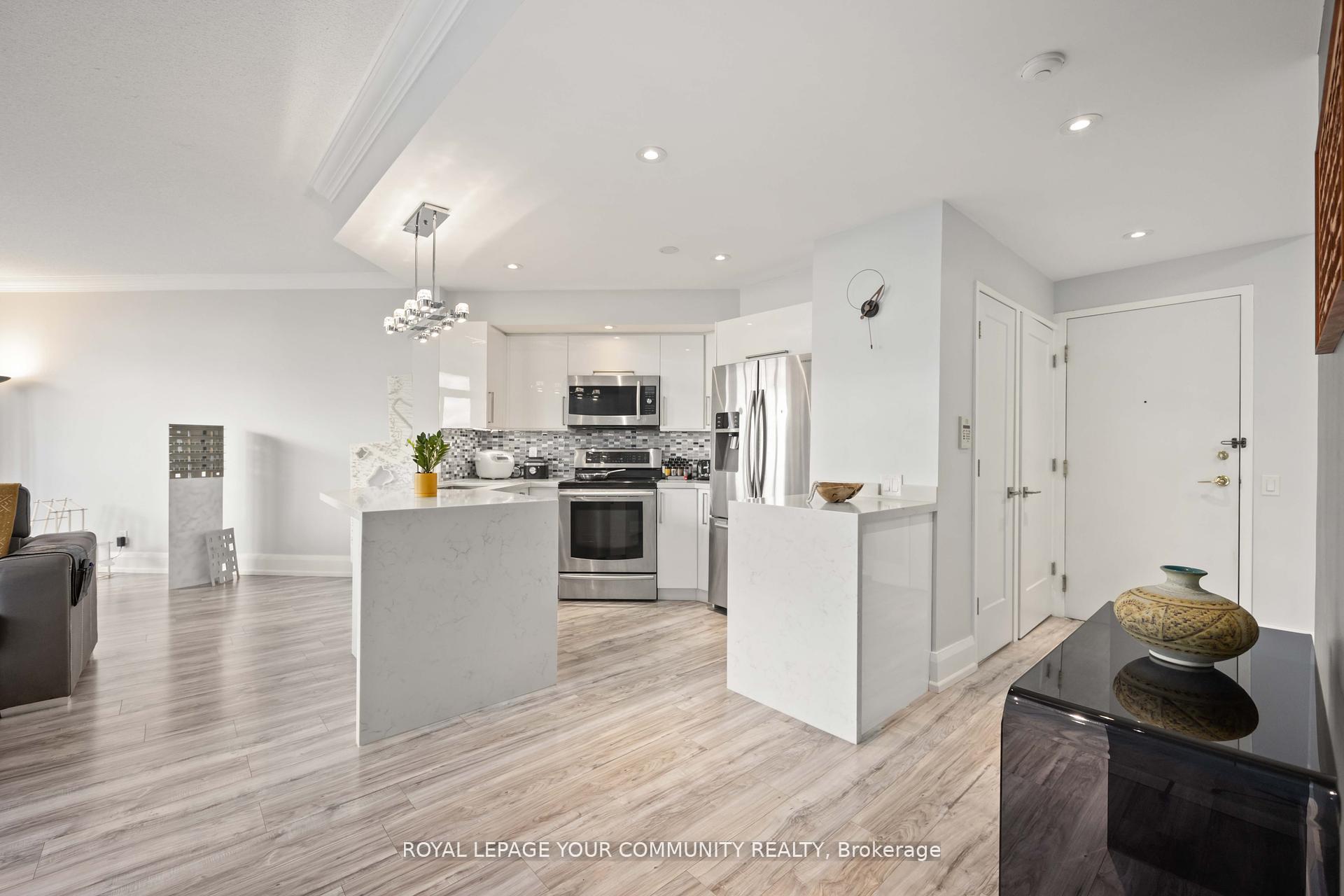2 Bedrooms Condo at 5 Northtown, Toronto For sale