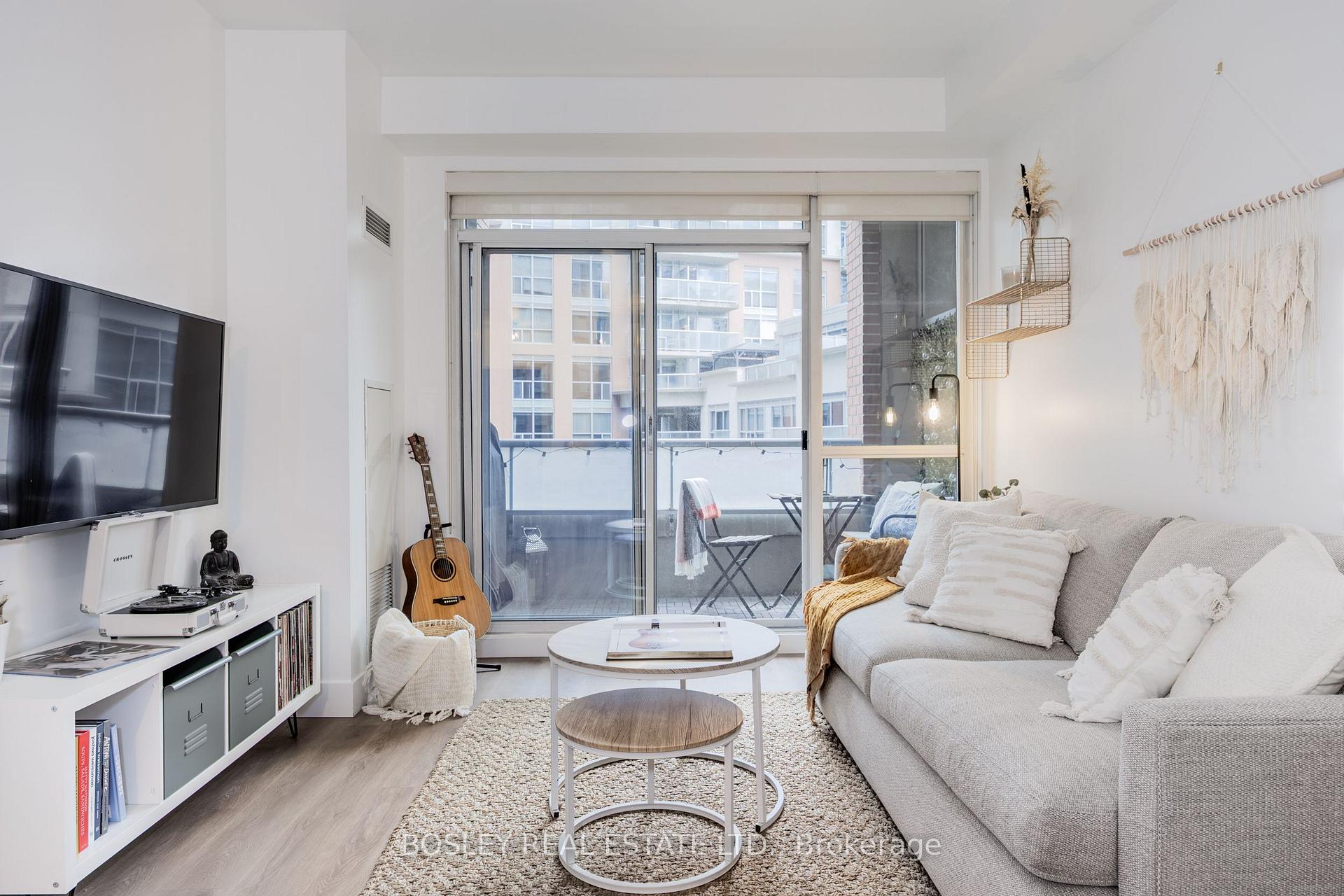 1 Bedroom Condo at 1 Shaw, Toronto For sale