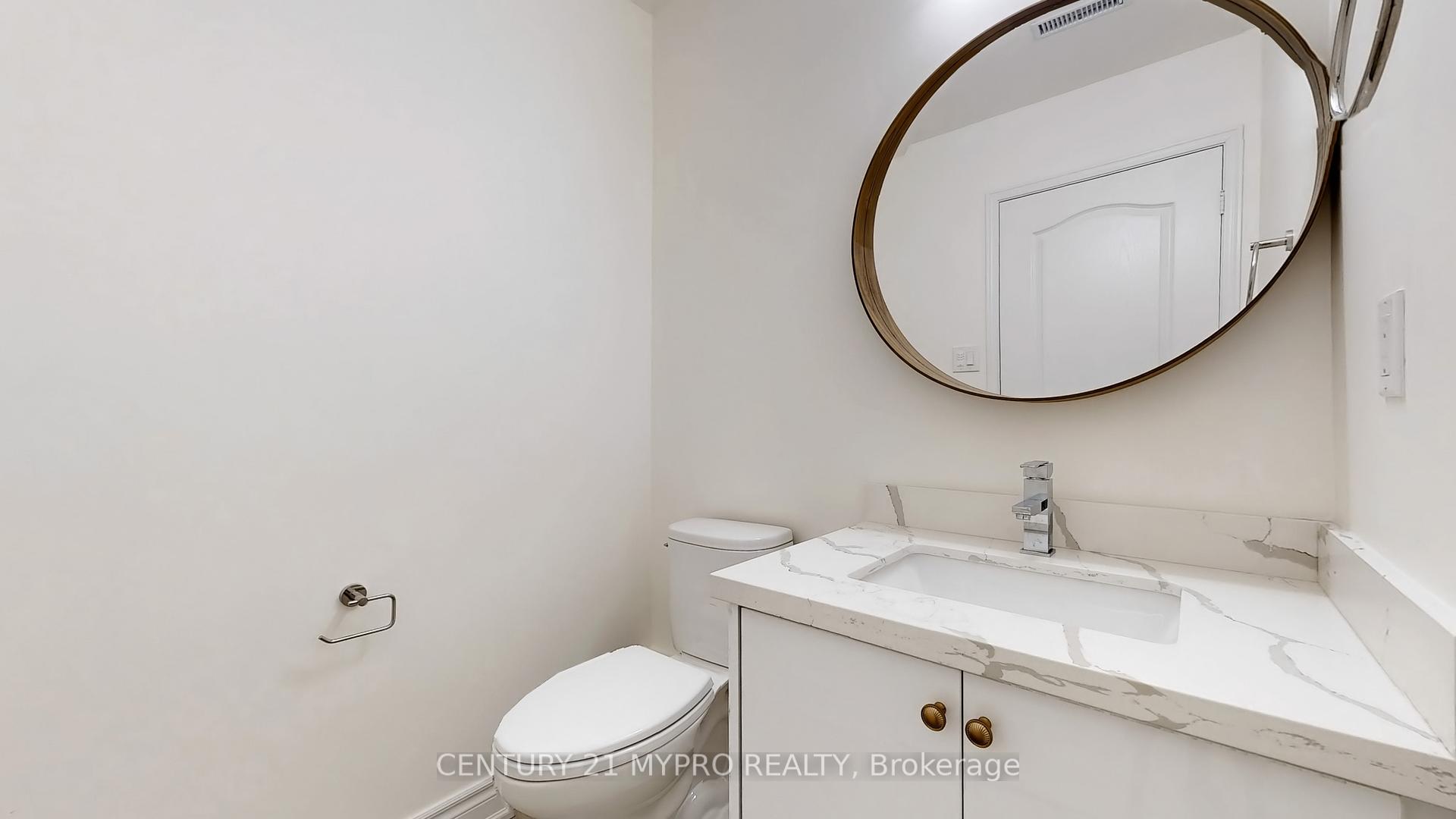 3 Bedrooms Condo at 735 New Westminster,  Vaughan For sale