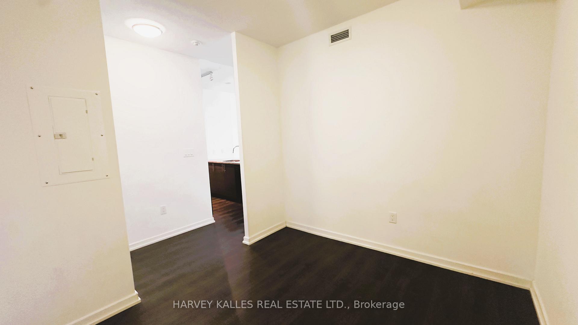 2 Bedrooms Condo at 70 Forest Manor,  Toronto For sale