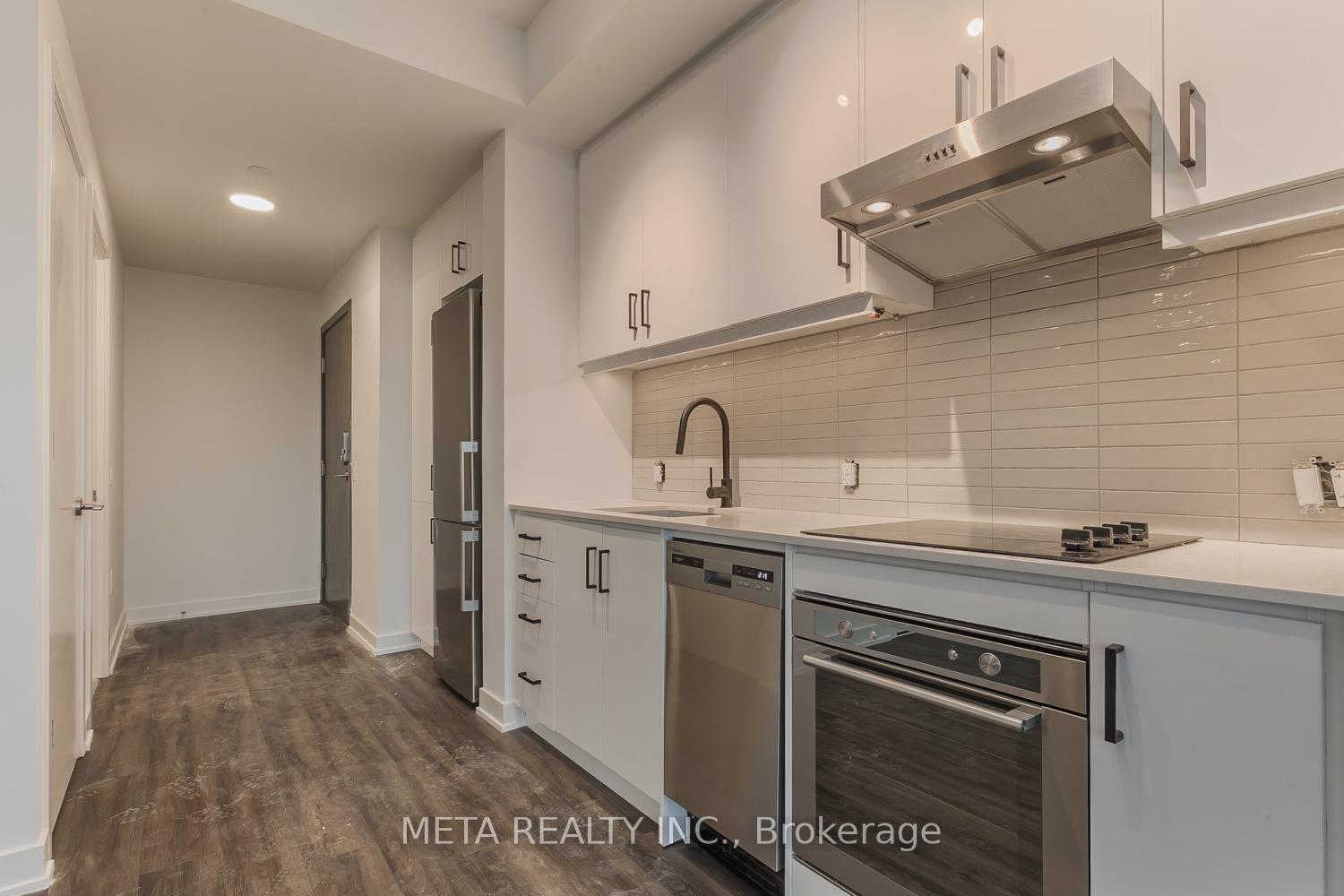 2 Bedrooms Condo at 9 Tecumseth, Toronto For sale