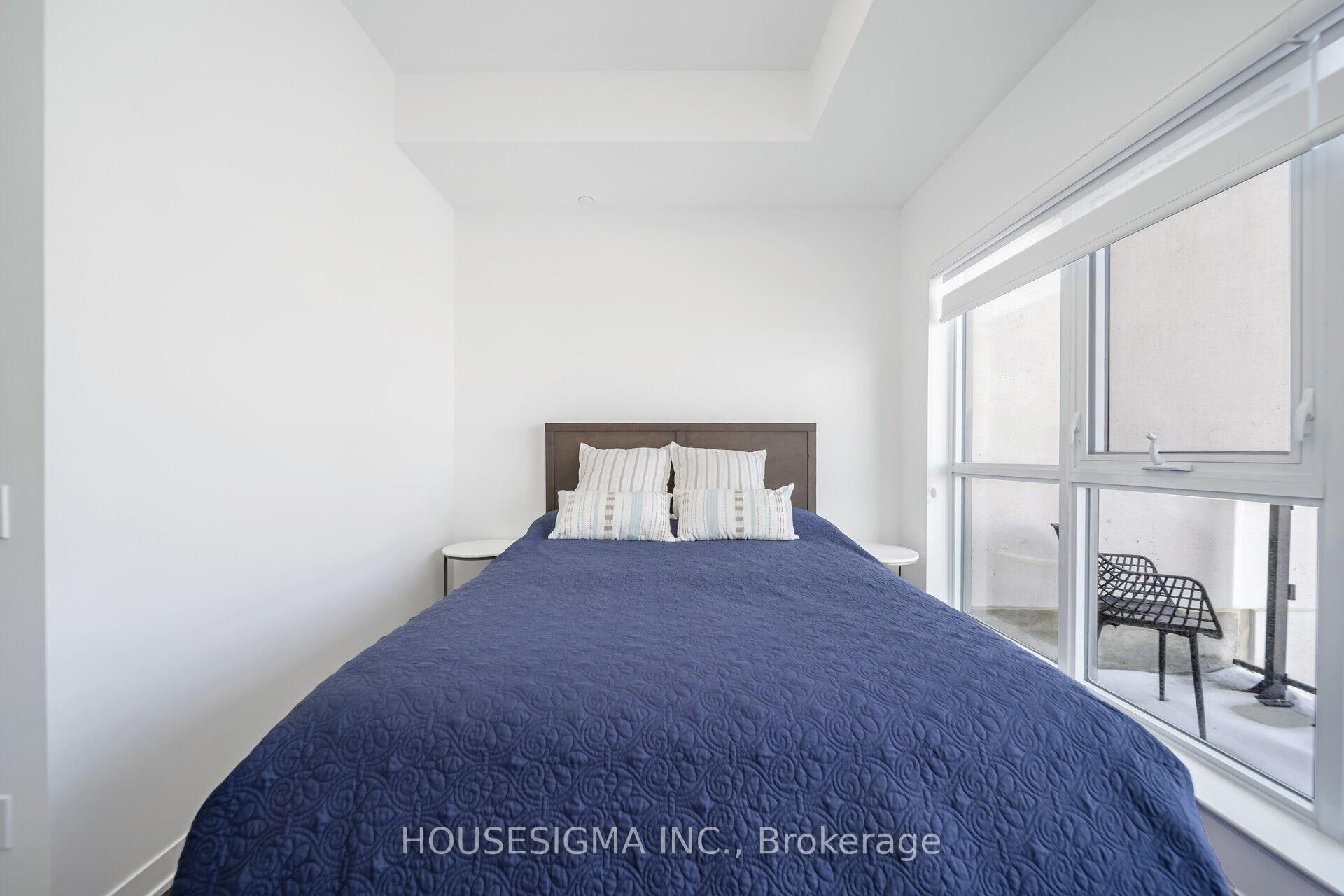 3 Bedrooms Condo at 405 Dundas, Oakville For sale