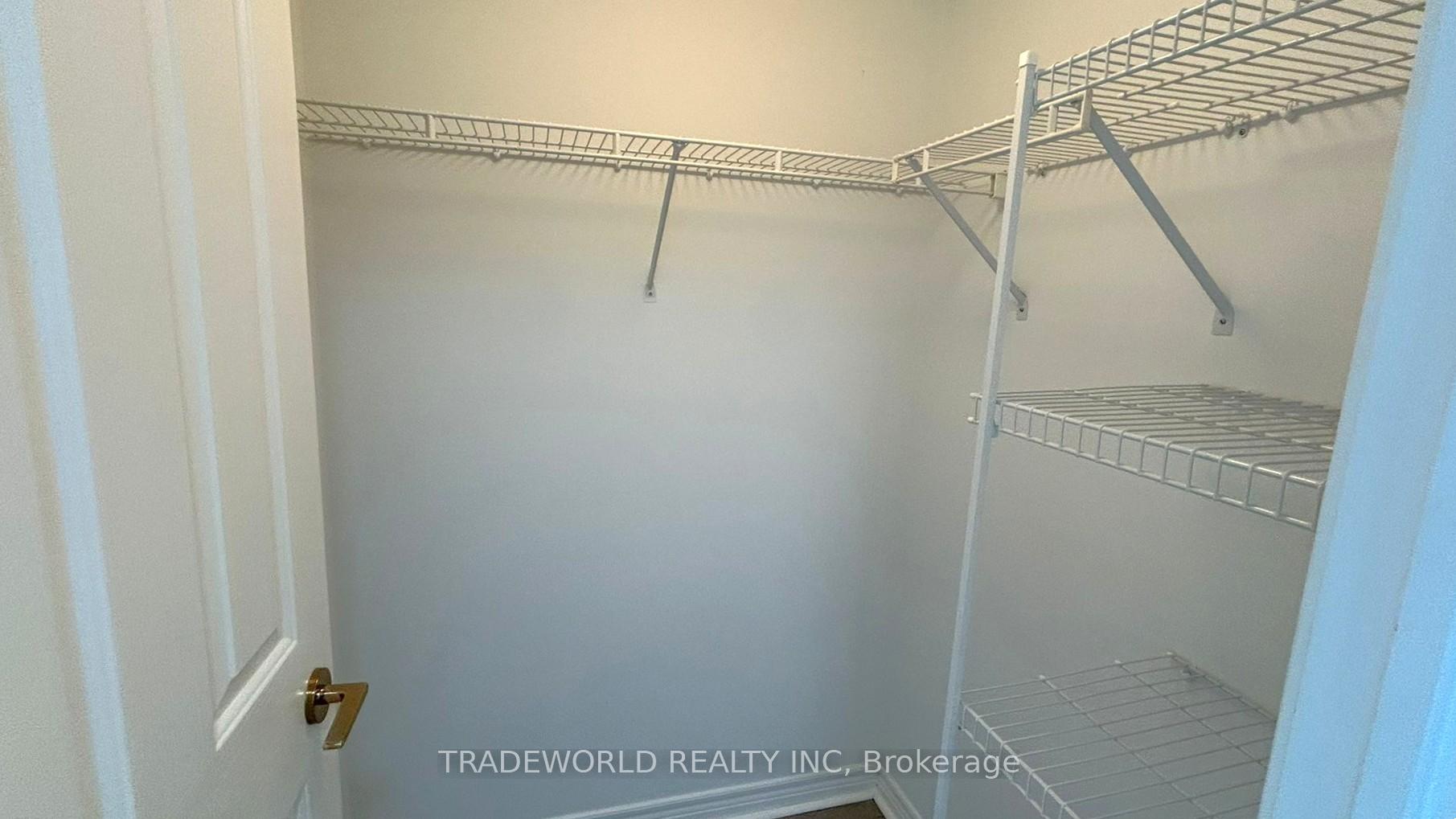 2 Bedrooms Condo at 68 Corporate, Toronto For sale