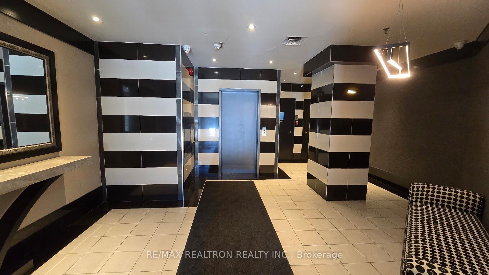 2 Bedrooms Condo at 70 Elmsthorpe, Toronto For sale