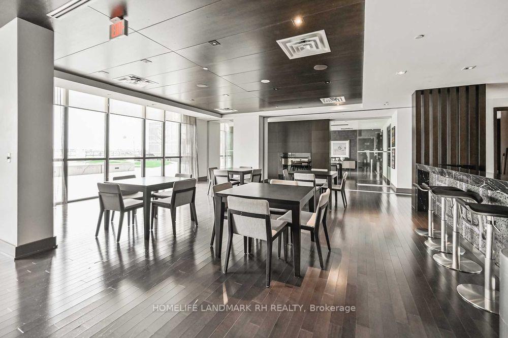 3 Bedrooms Condo at 510 Curran, Mississauga For sale
