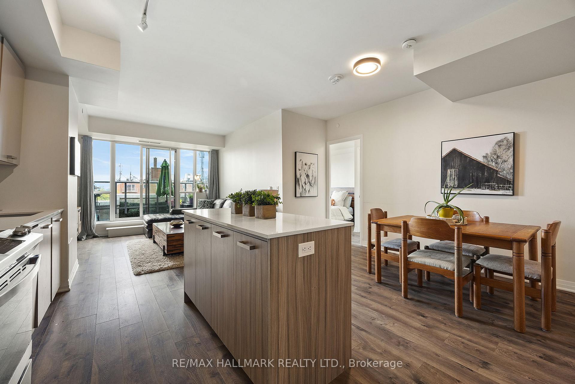 3 Bedrooms Condo at 1630 Queen, Toronto For sale