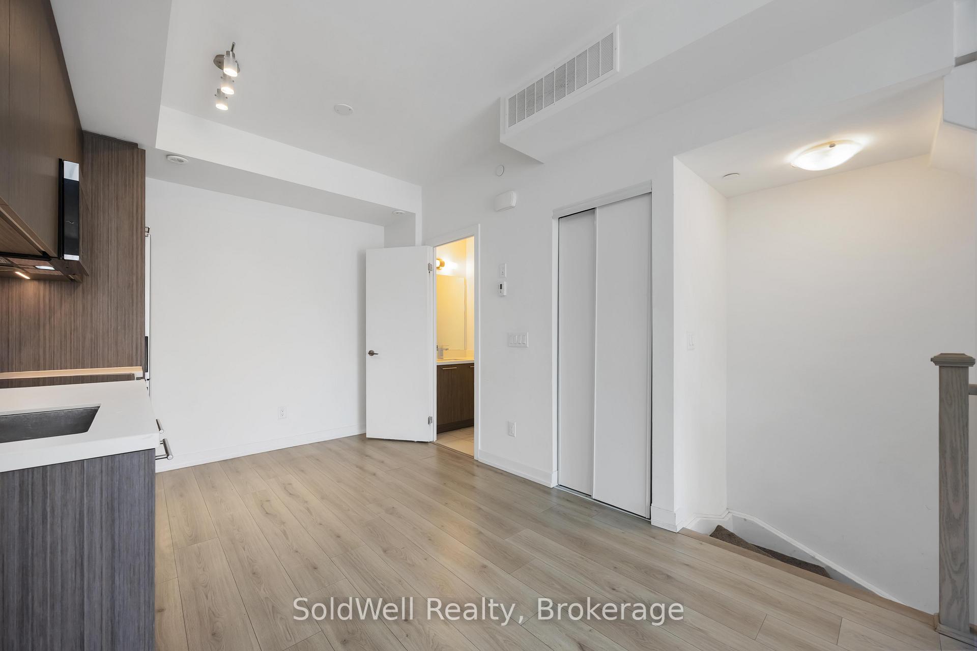 2 Bedrooms Condo at 266 Finch, Toronto For sale