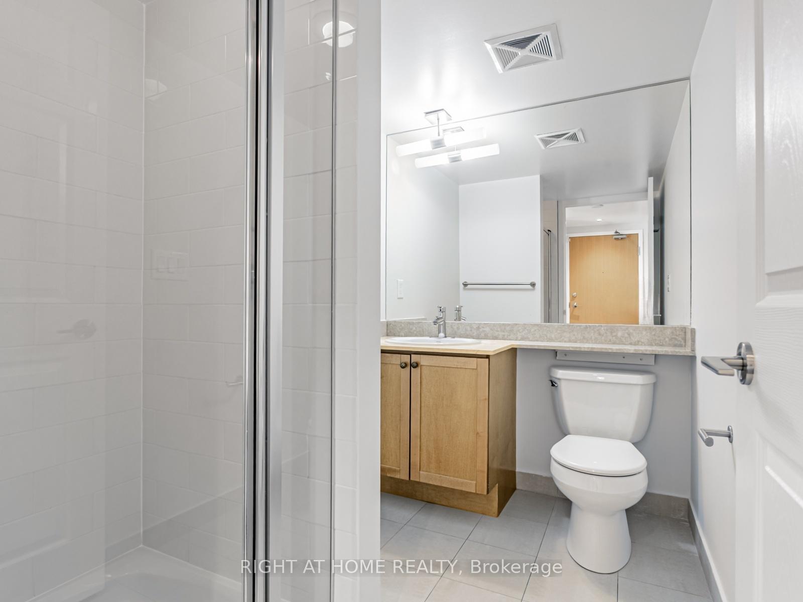 2 Bedrooms Condo at 736 Spadina, Toronto For sale