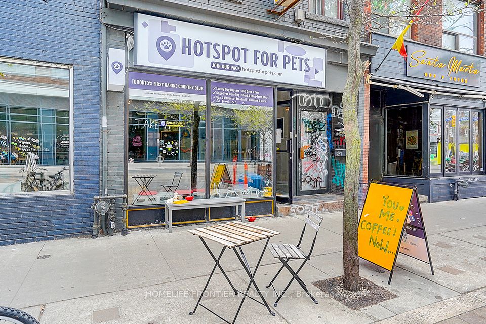 867 Dundas
