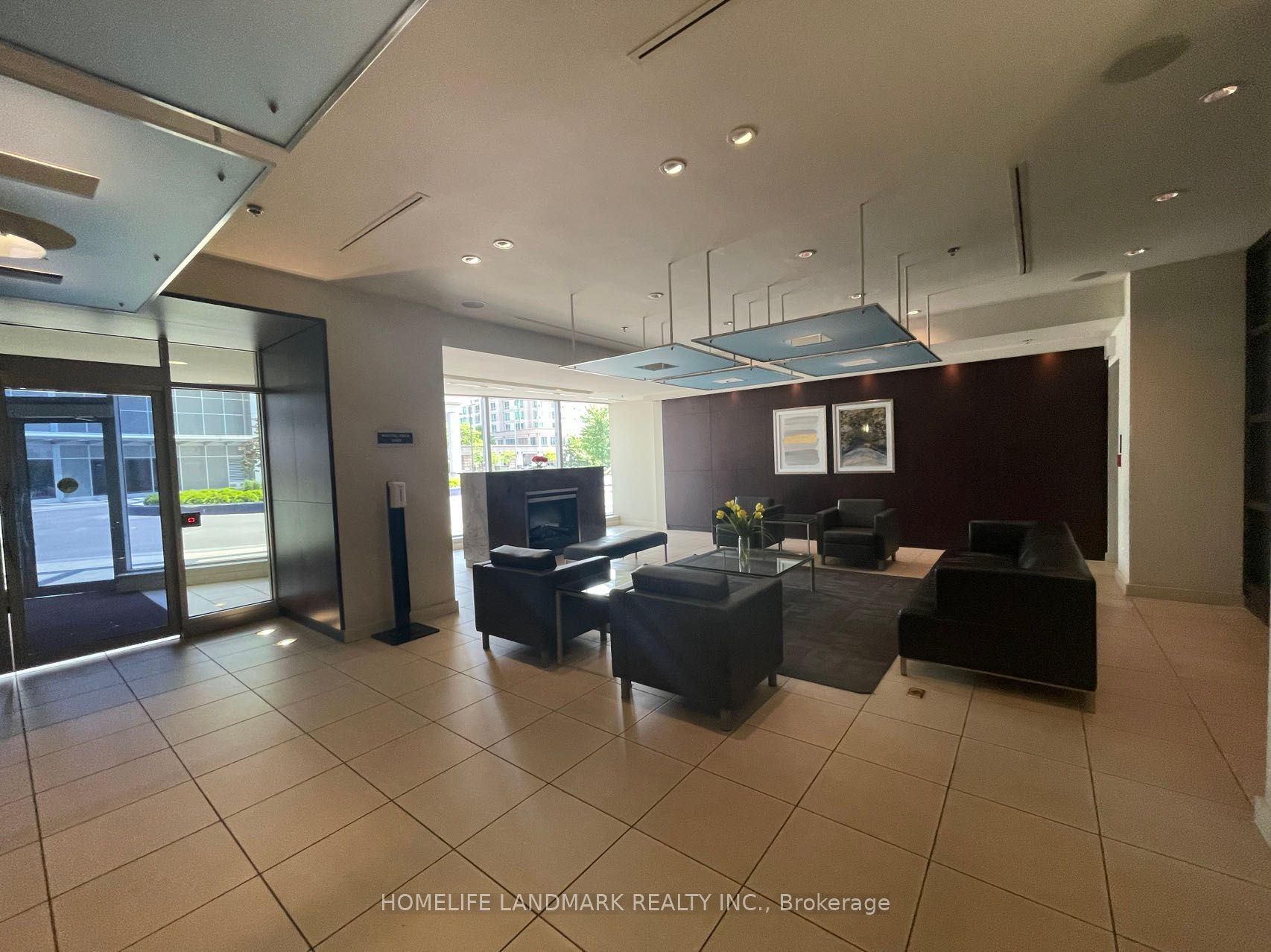 36 Lee Centre Drive, #2001