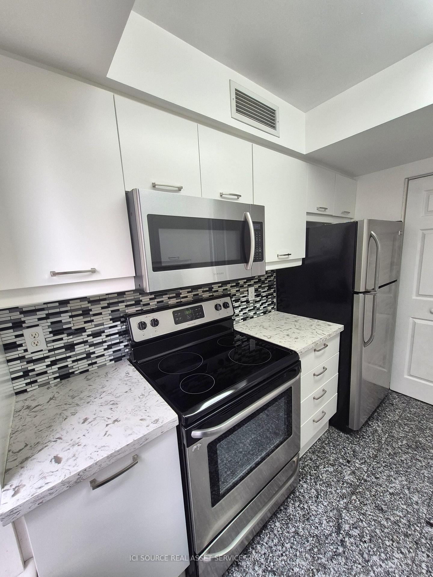 2 Bedrooms Condo at 51 Harrison Garden, Toronto For sale