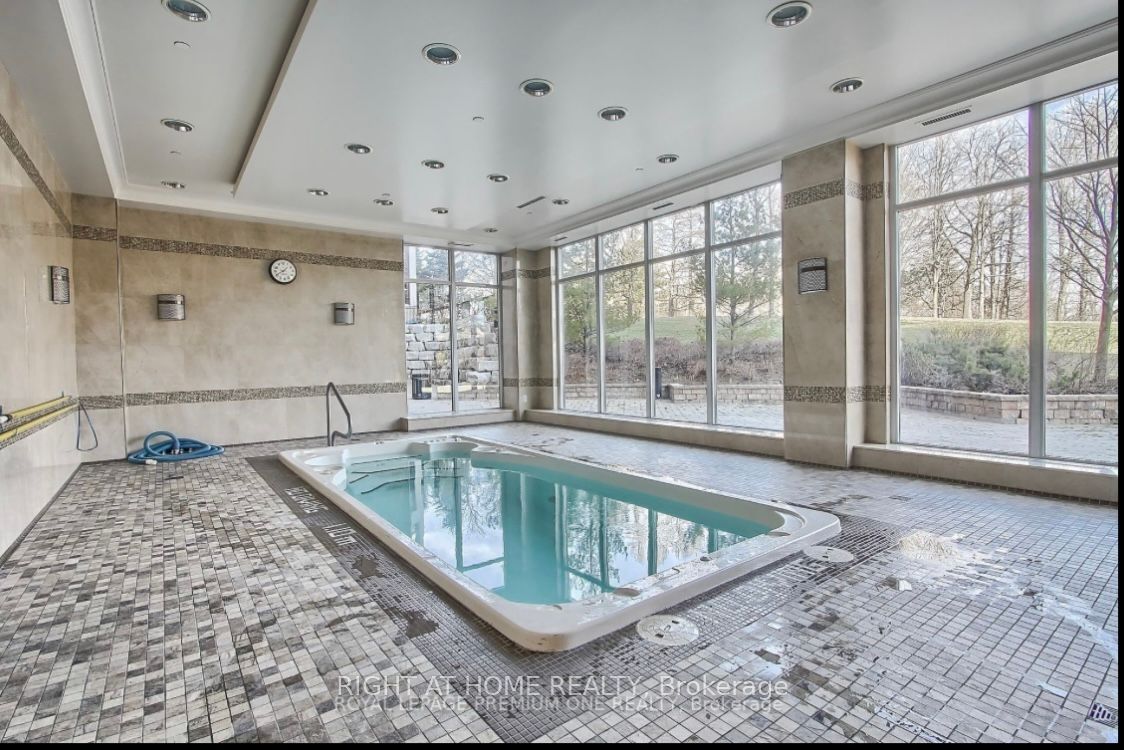 9255 Jane Street, #604