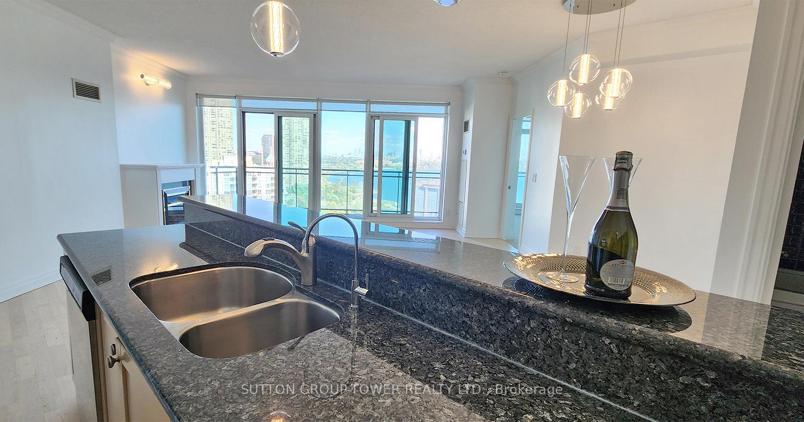 3 Bedrooms Condo at 2121 Lake Shore, Toronto For sale