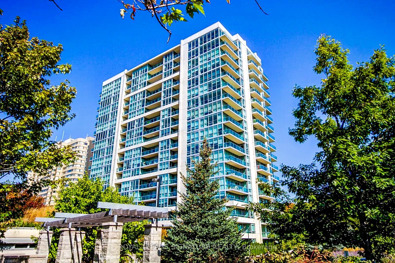 3 Bedrooms Condo at 1055 Southdown, Mississauga For sale