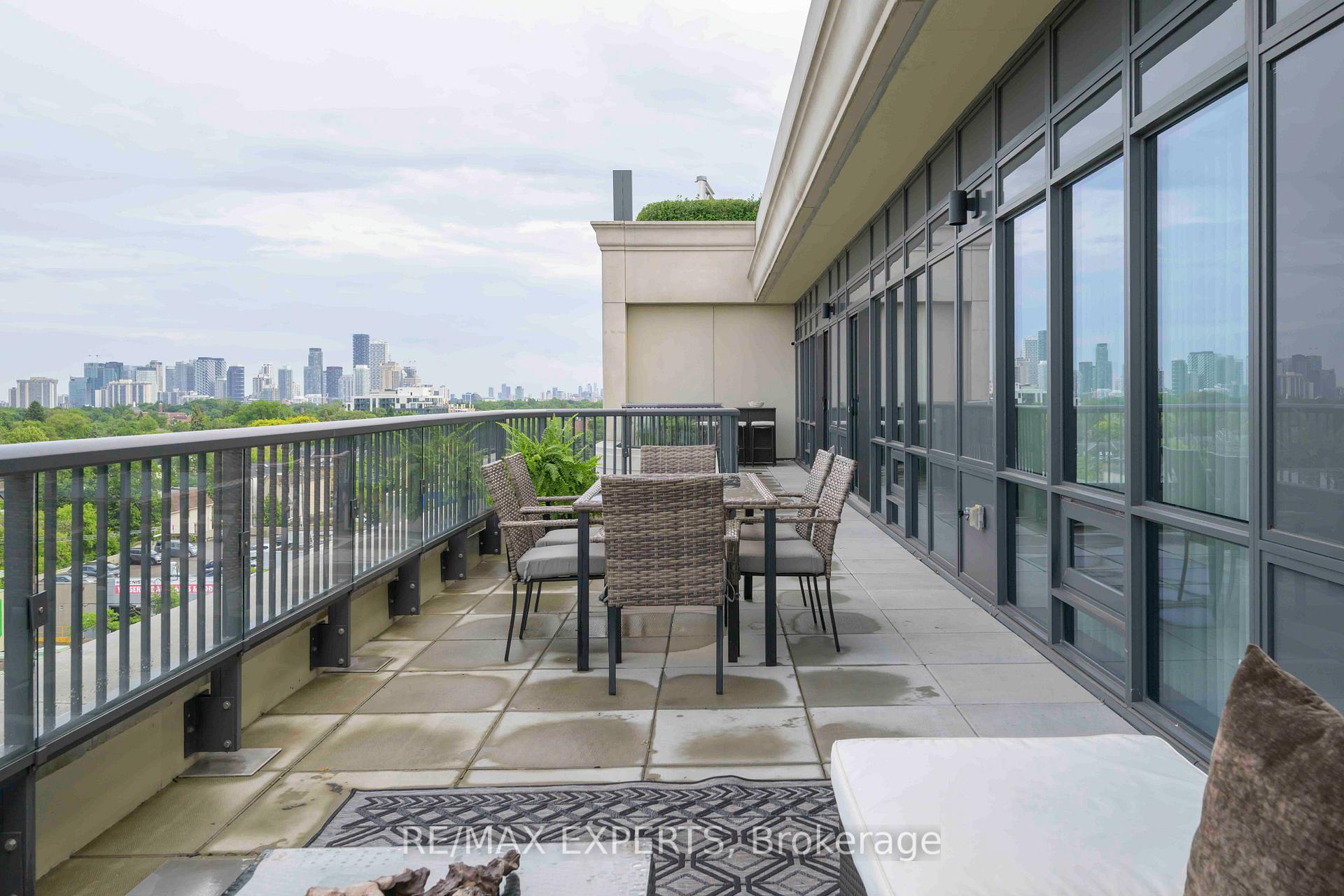 4 Bedrooms Condo at 1700 Avenue, Toronto For sale