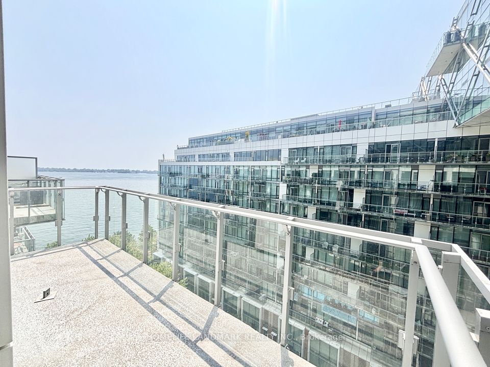 #1029 - 39 Queens Quay, Toronto, ON M5E 0A5