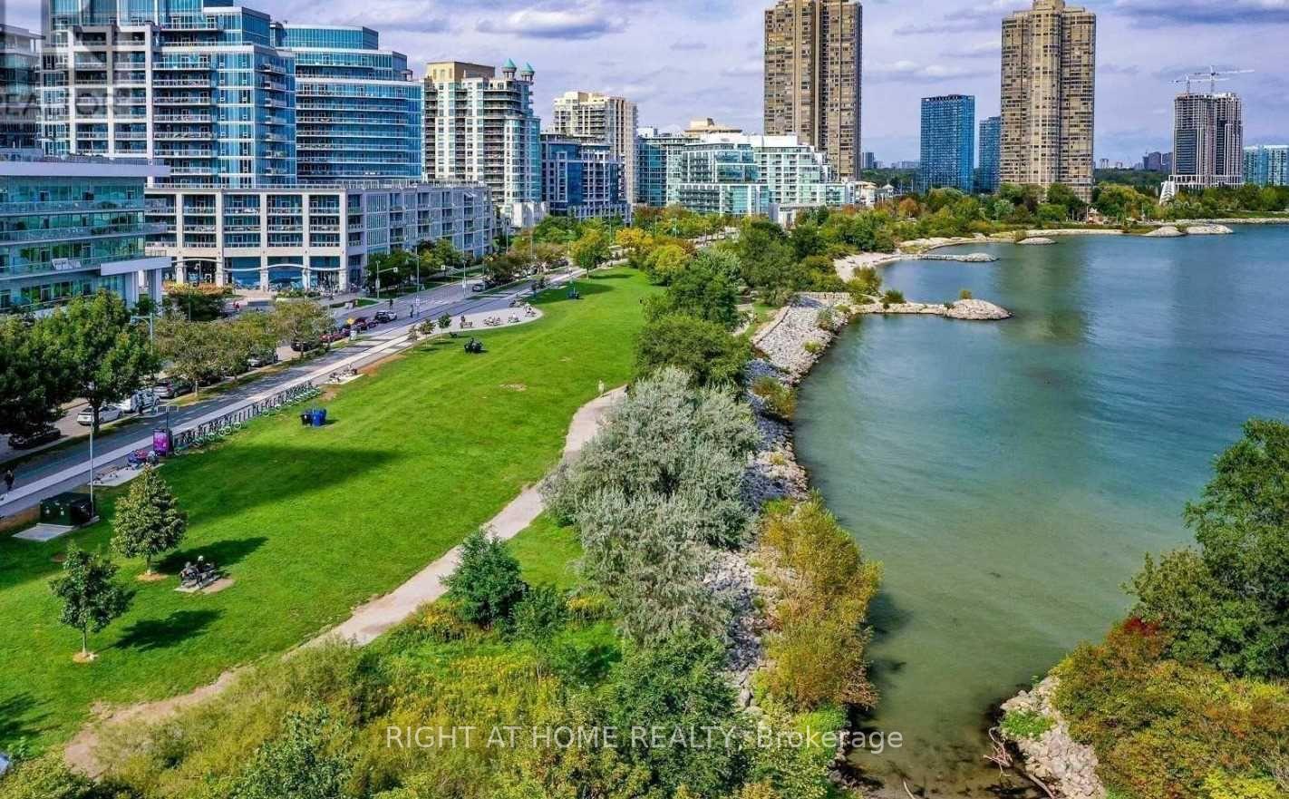 2 Bedrooms Condo at 56 Annie Craig, Toronto For sale