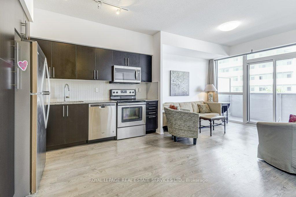 2 Bedrooms Condo at 55 Speers, Oakville For sale