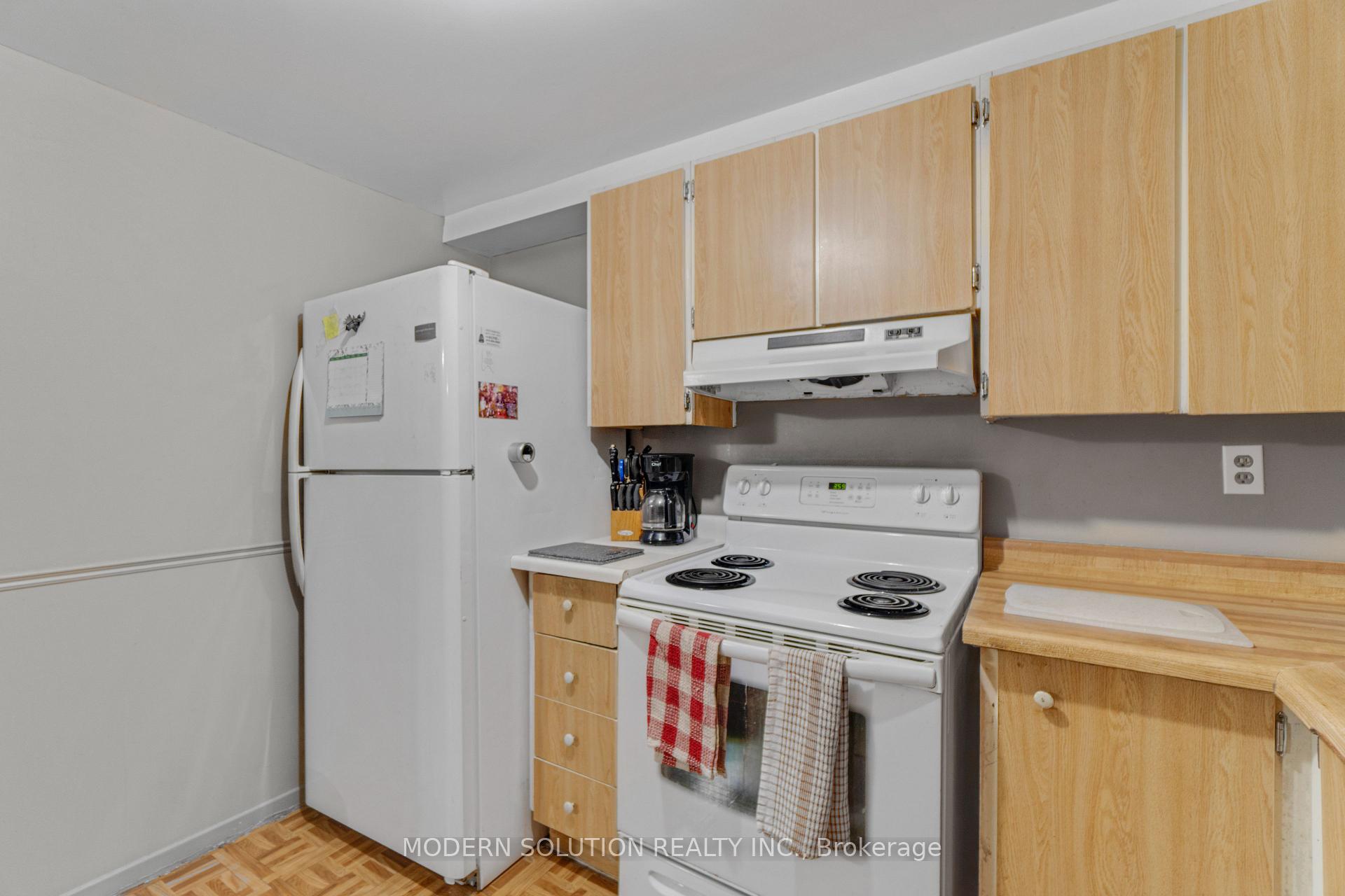 3 Bedrooms Condo at 5580 Sheppard, Toronto For sale