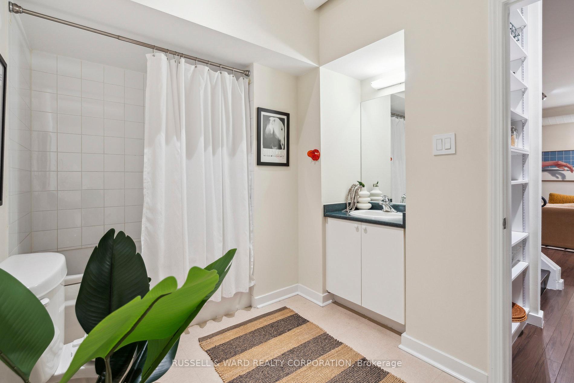 2 Bedrooms Condo at 394 Euclid,  Toronto For sale