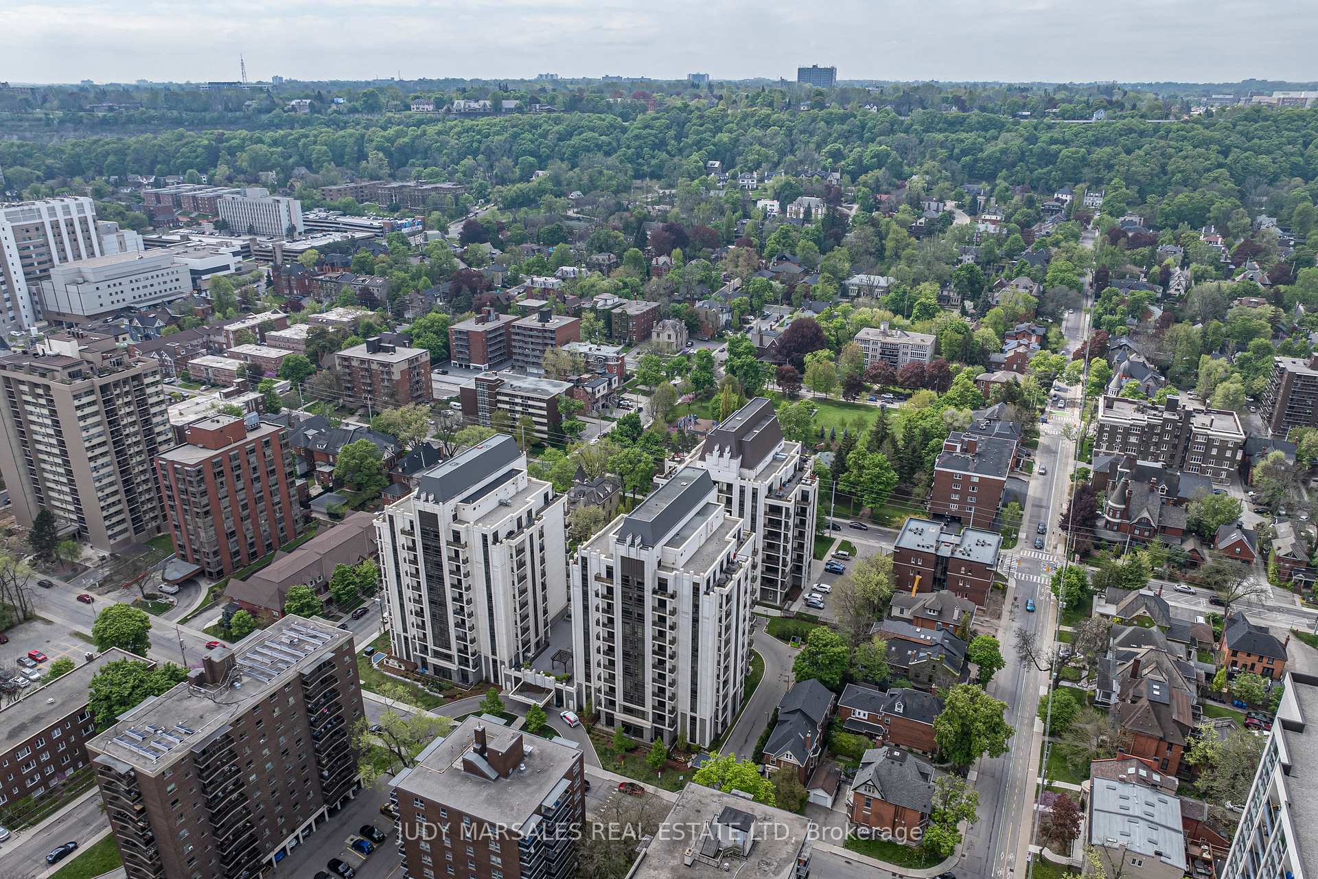 1 Bedroom Condo at 85 Robinson, Hamilton For sale