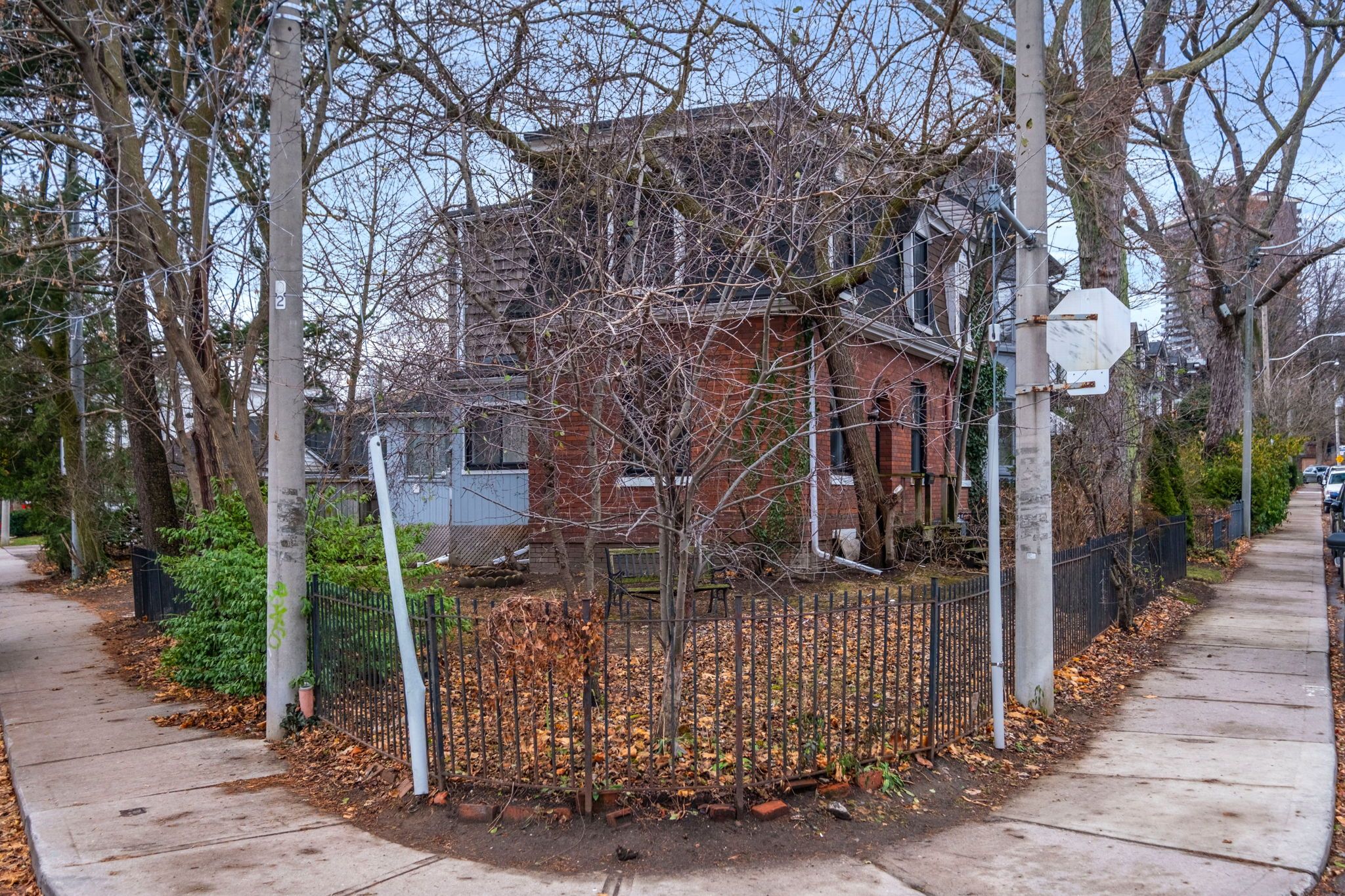 137 Summerhill Avenue