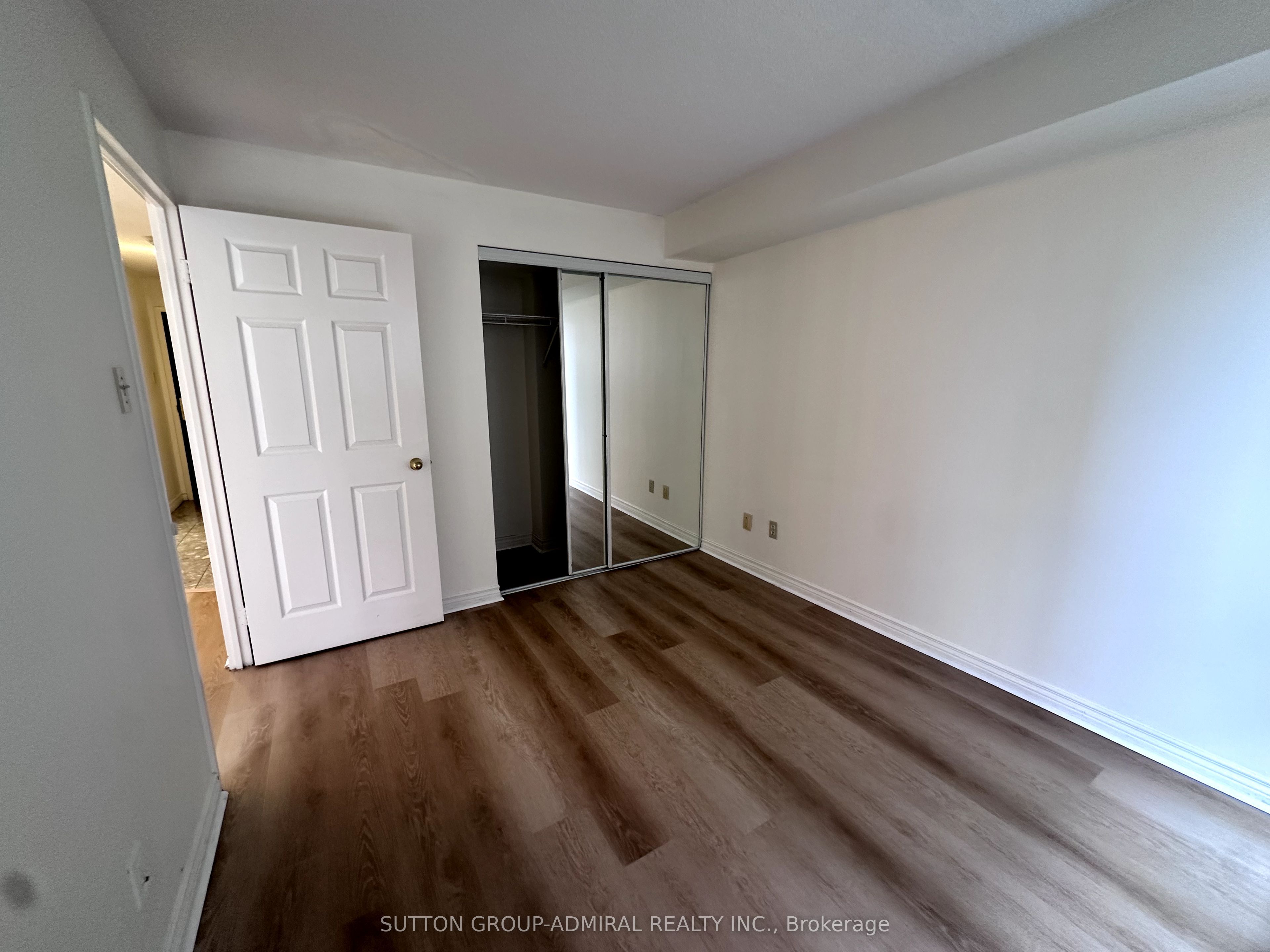 736 Bay Street, #501
