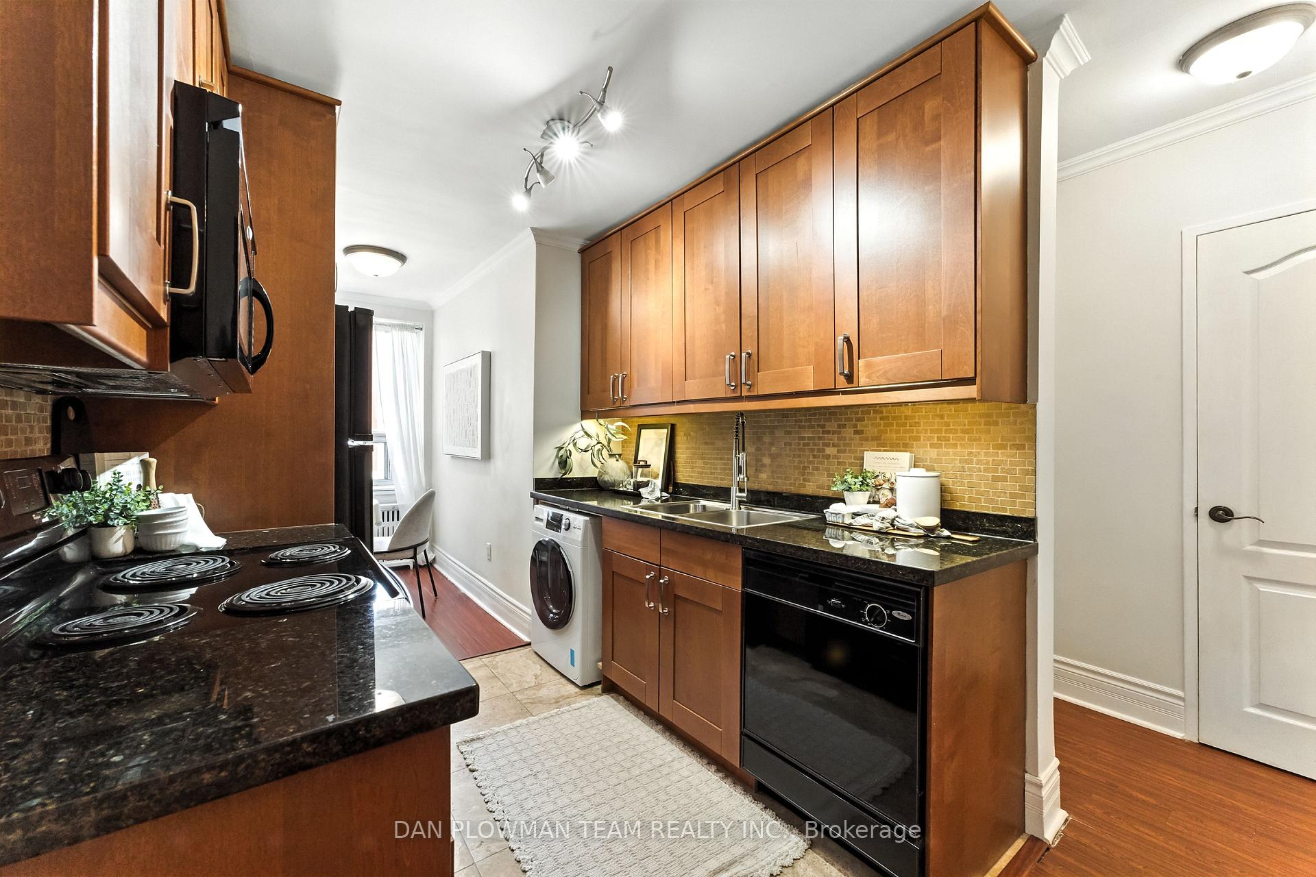 1 Bedroom Co-op at 2550 Bathurst, Toronto For sale
