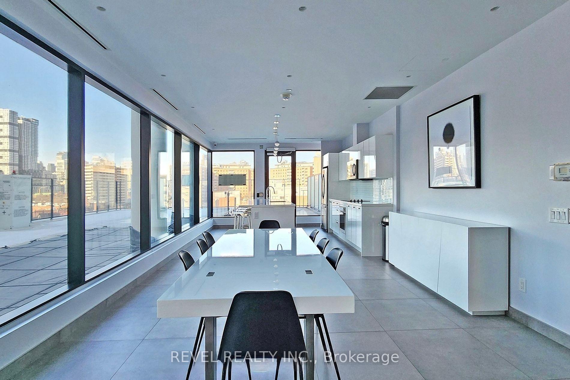 2 Bedrooms Condo at 55 Ontario, Toronto For sale