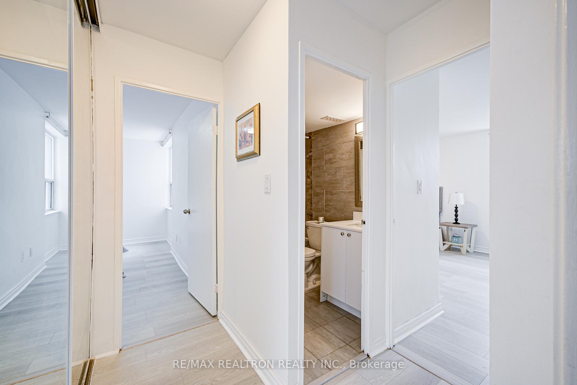 2 Bedrooms Condo at 5 Massey, Toronto For sale