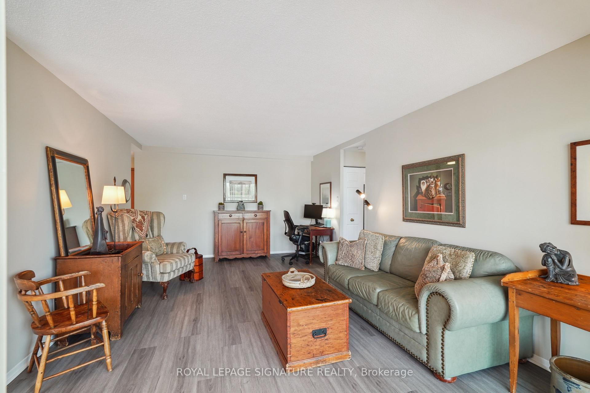 2 Bedrooms Condo at 271 Ridley, Toronto For sale