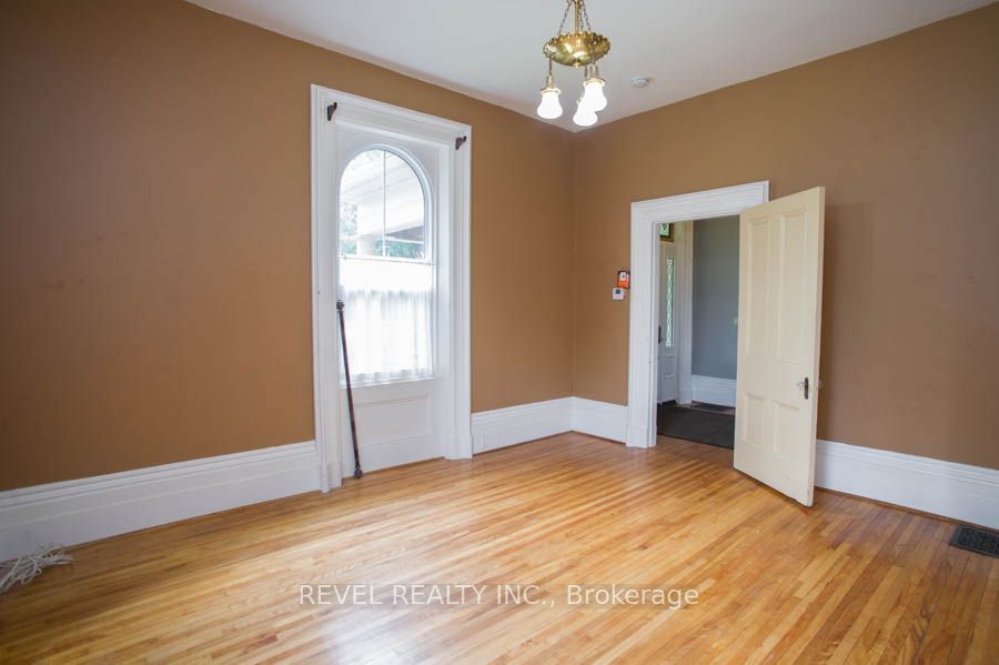 40 Oakhill Drive