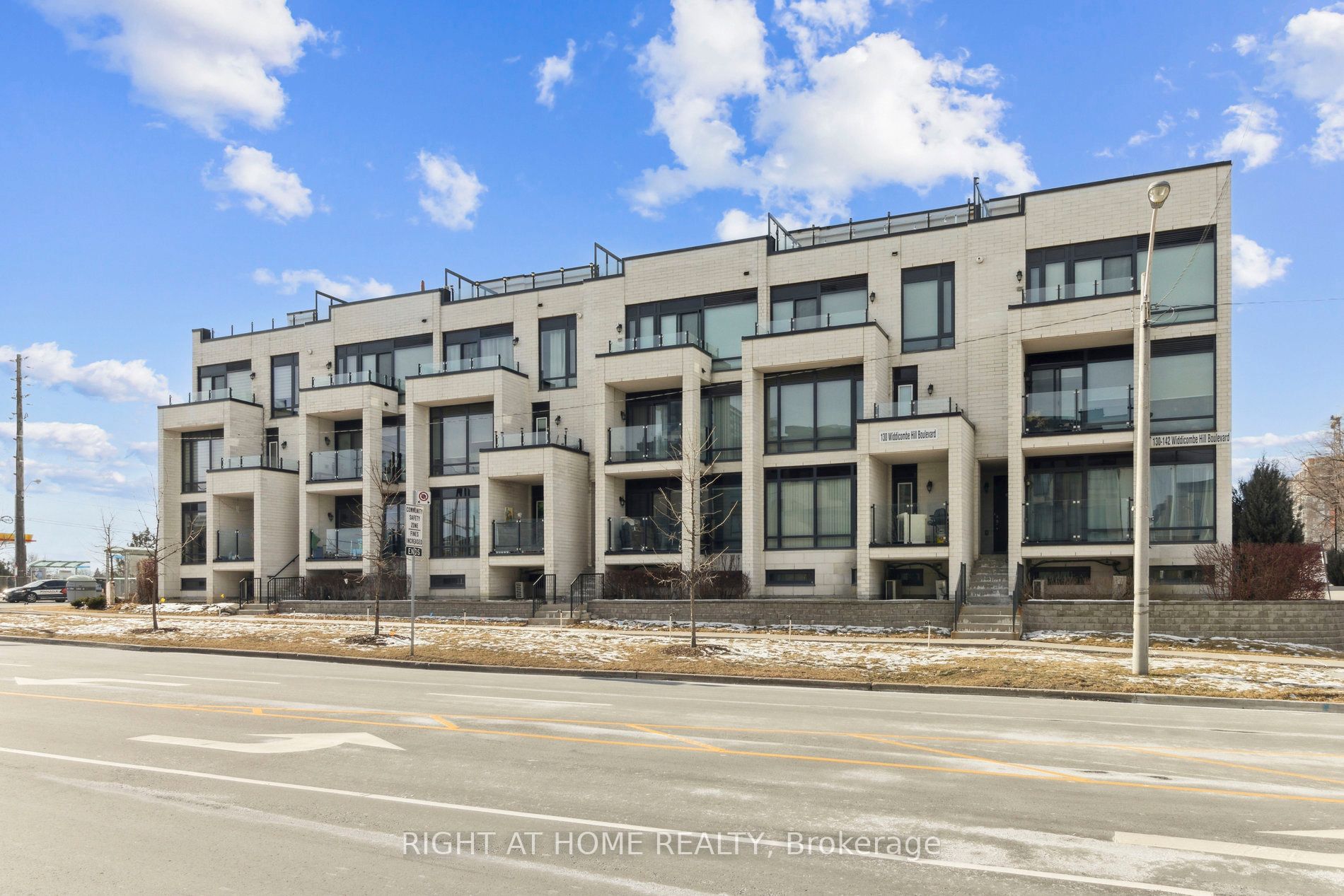 130 Widdicombe Hill Boulevard W, #415