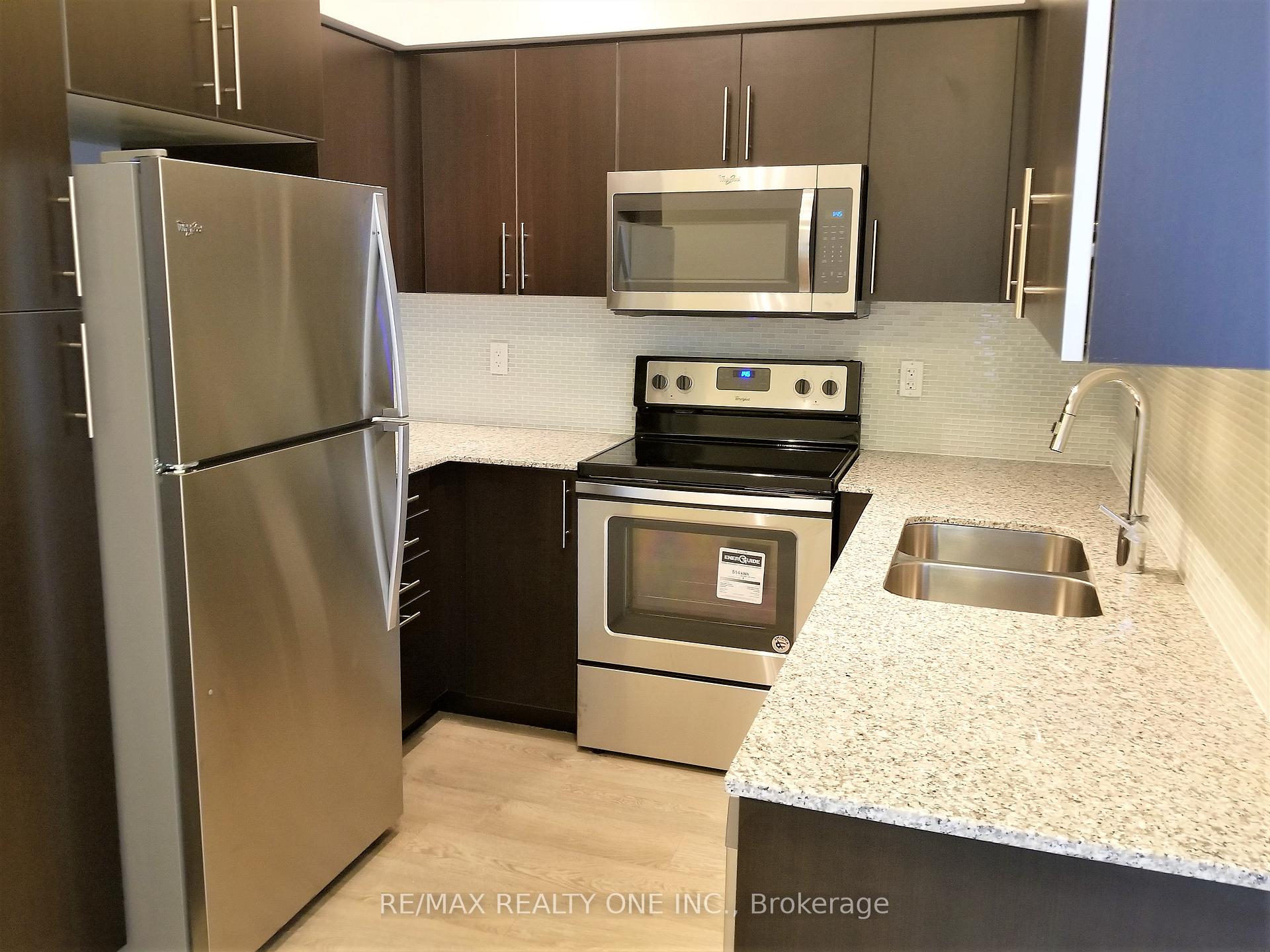 2 Bedrooms Condo at 55 Speers,  Oakville For sale