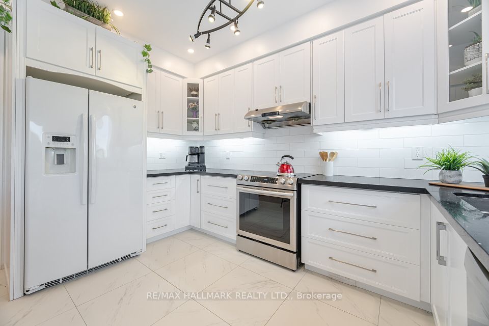569 Reeves Way Boulevard, Whitchurch-Stouffville, ON L4A 0H1