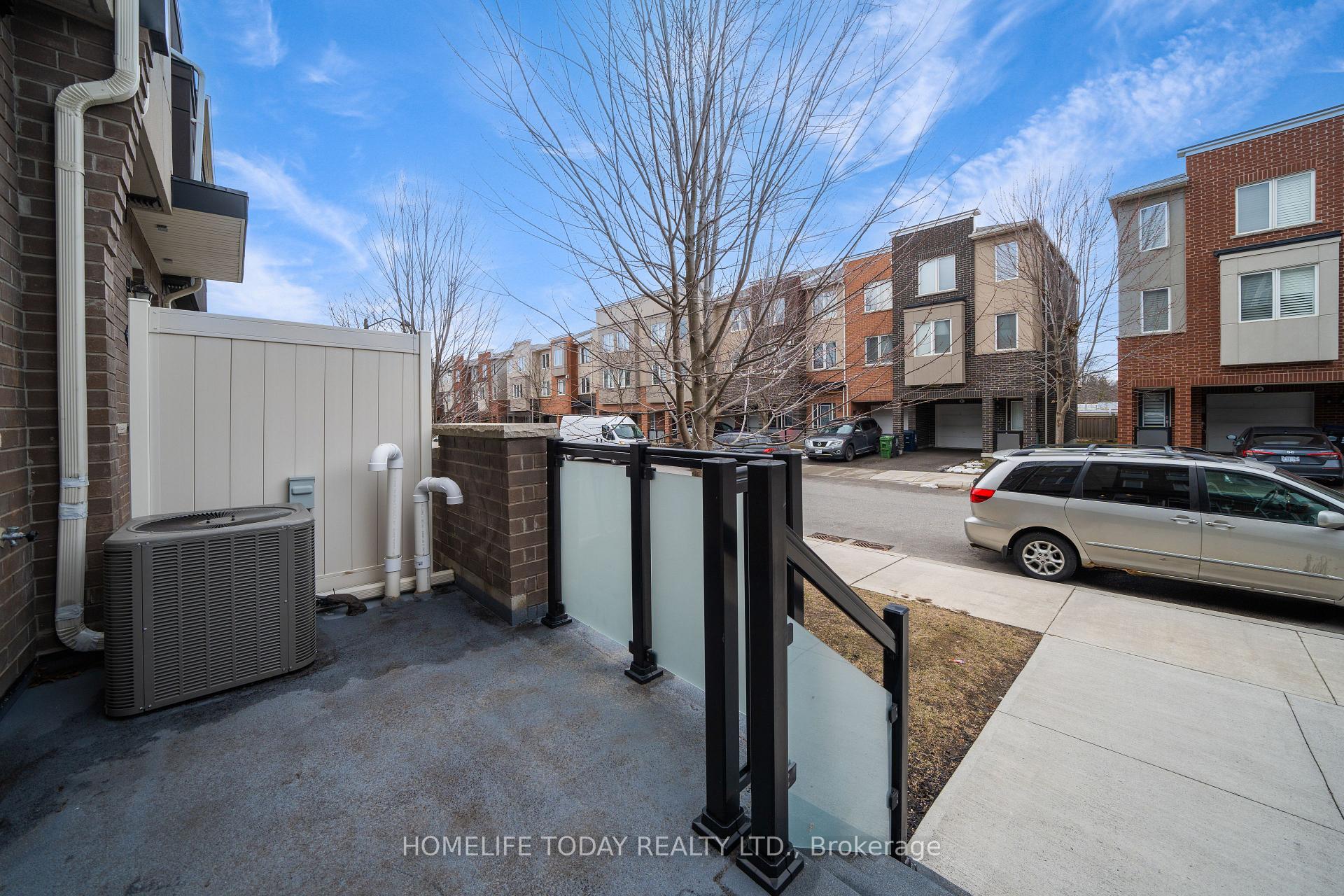 3 Bedrooms Condo at 45 Heron Park, Toronto For sale