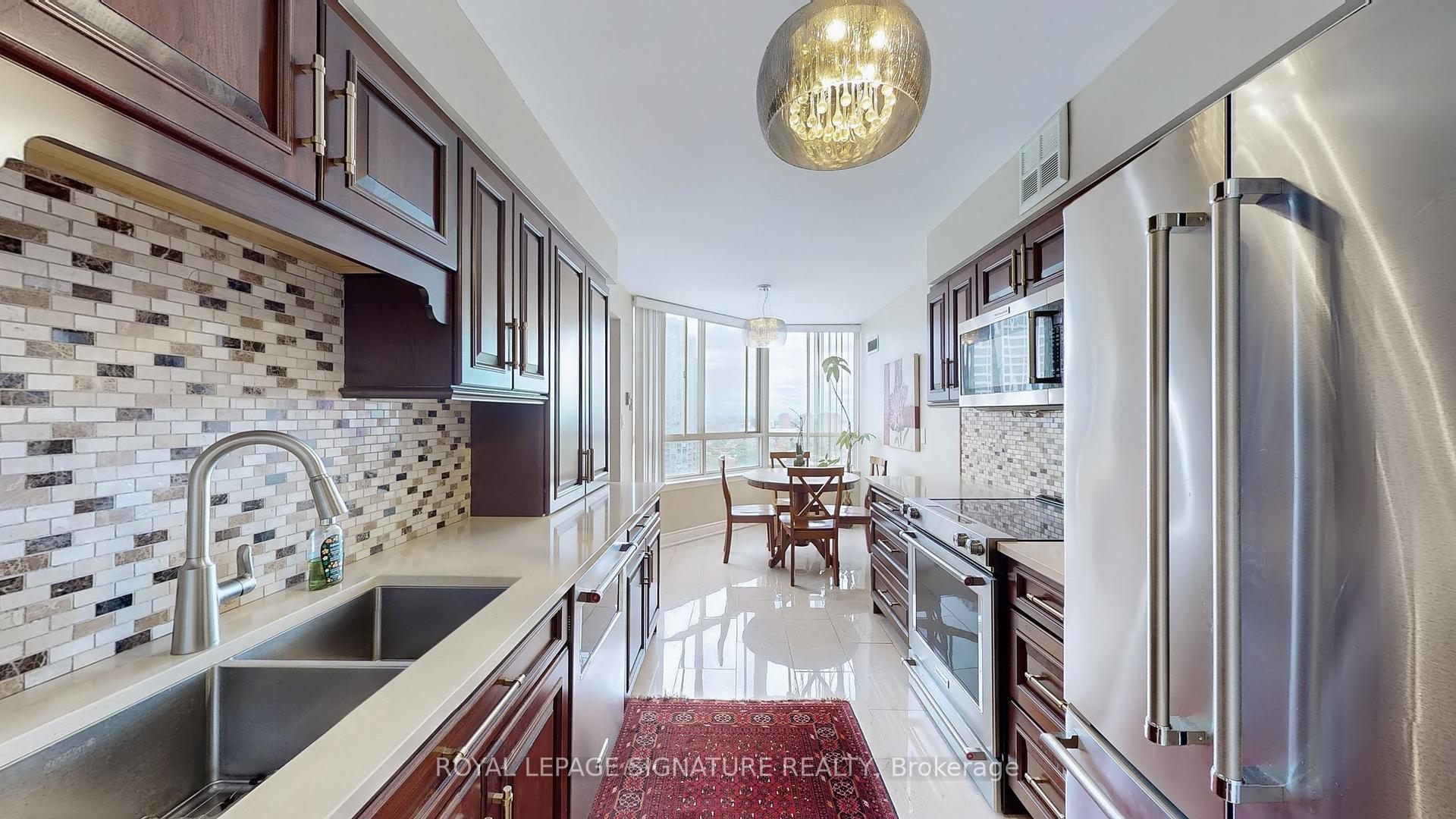 2 Bedrooms Condo at 3605 Kariya, Mississauga For sale