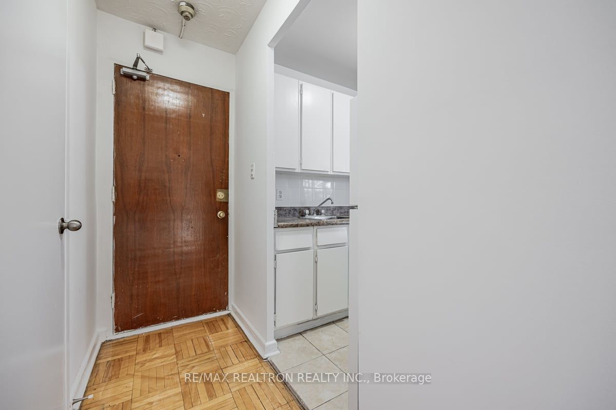 165 Cosburn Avenue, #307